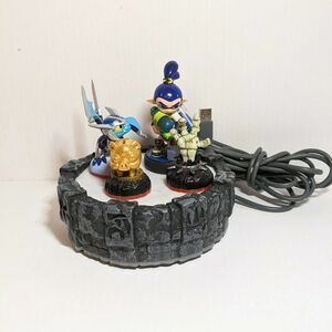 SKYLANDERS Portal of Power for XBOX , 4 Amiibos, Splatoon, Blades, Hand & Piggy